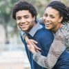 couple laughing | | Sains Menyimpulkan: Cara Ini Membuat Hubungan Cintamu Lebih Bahagia