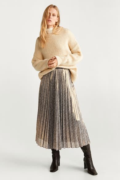 metallic pleated skirt | | Padu Padan yang Wajib Dicoba November Ini
