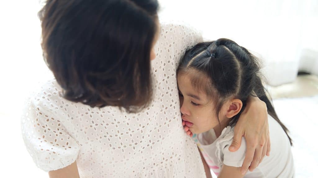 bagaimana menghadapi anak yang mudah menangis 1 | | Bagaimana Menghadapi Anak yang Suka Menangis?