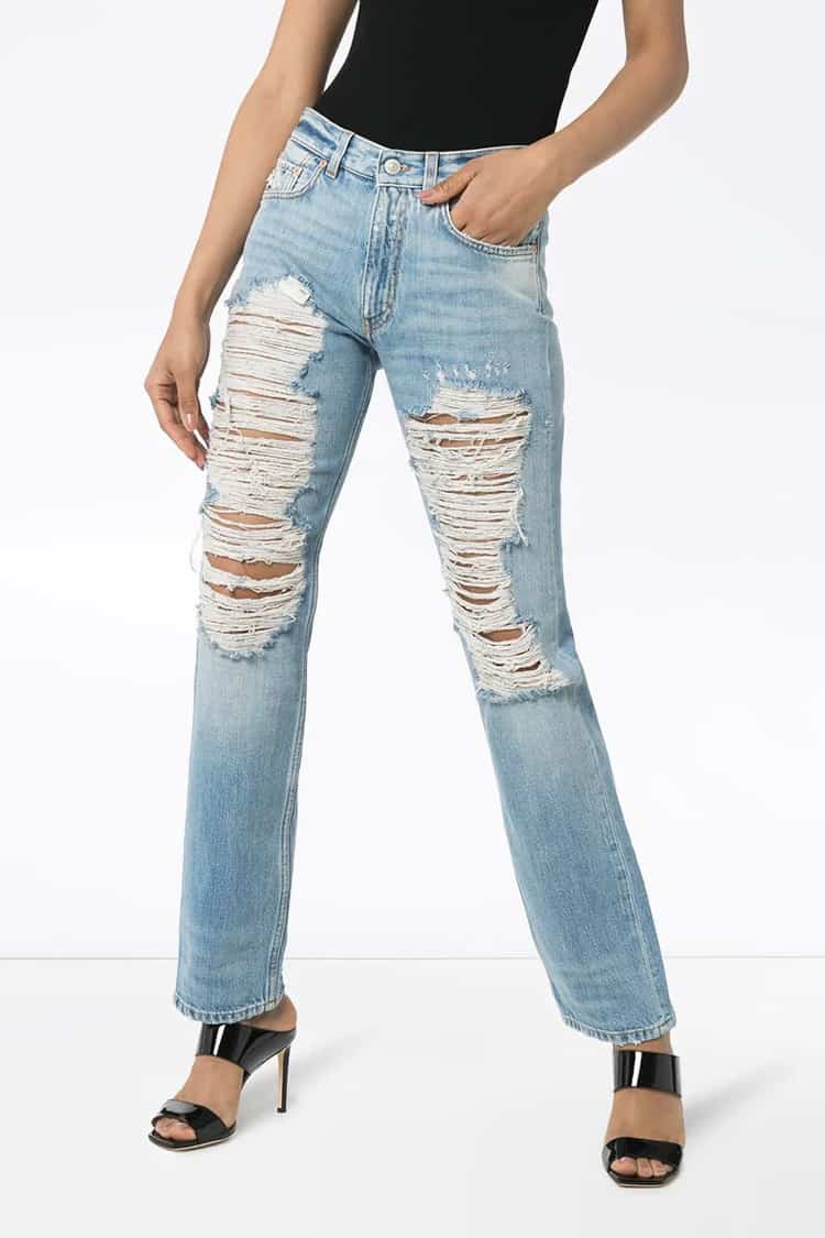  Celana  jeans  wanita terbaru 2022 yang bisa kamu miliki 