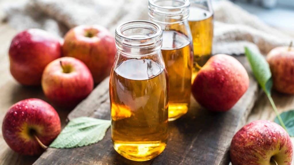 apple vinegar 2 | | Cuka Apel 101: Apakah Aman Dipakai dan Cara Penggunaannya
