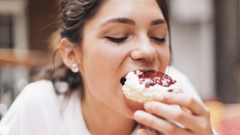 carbo | | Tanya Ahli: Mengapa Kita Selalu Lapar dan Kalap Karbo Saat Menstruasi?