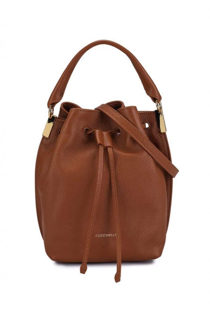 Coccinelle Estelle Shoulder Bag | | 16 Paduan Warna Sempurna Untuk Biru Muda