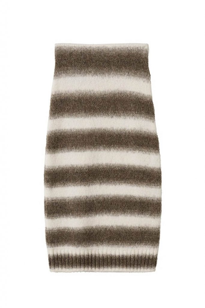 Mango Striped Knit Skirt | | 11 Inspirasi Gaya Berpakaian Untuk Merayakan Pesta Tahun Baru