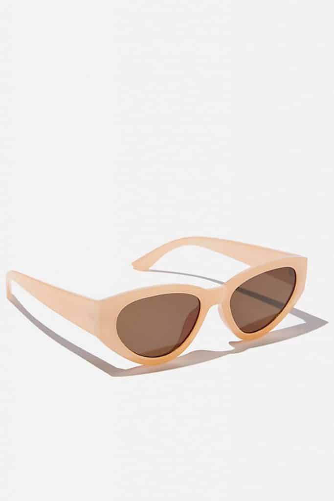 RUBI Taylor Cateye Sunglasses | | 16 Paduan Warna Sempurna Untuk Biru Muda