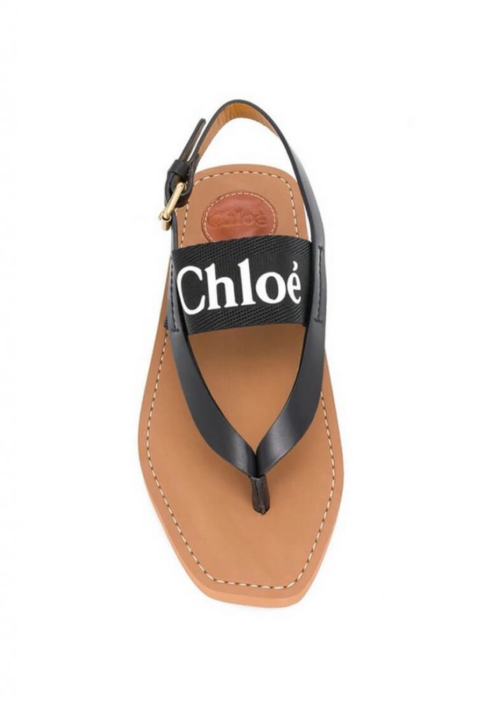 Chloe Woody Flat Womens Sandals in Black | | Tampil Lebih Chic Di 2022 Dengan 9 OOTD Rok Jeans