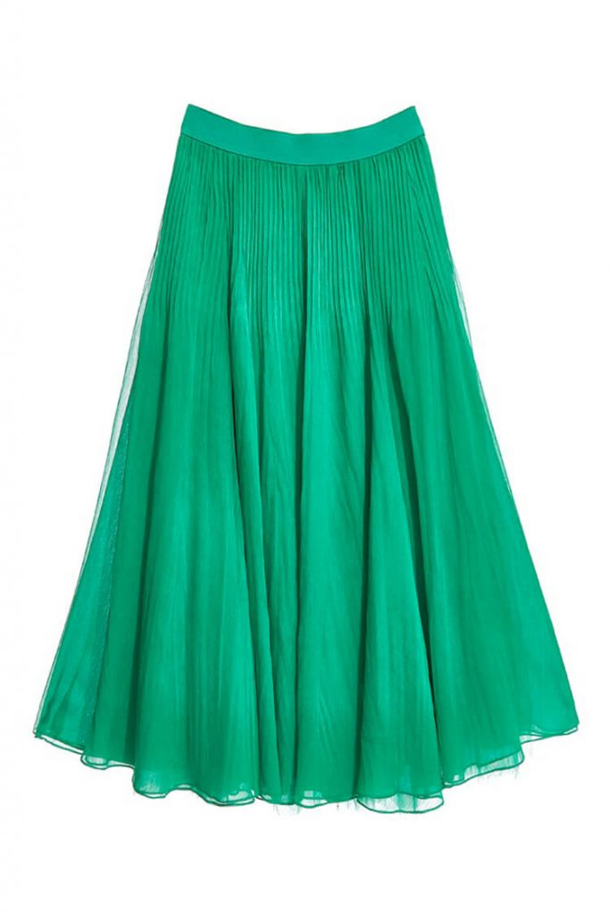 iROO Pintucks Detail Chiffon Skirt | | Jangan Melulu Pakai Hitam, Ini 9 Paduan Terbaik Warna Merah Bata