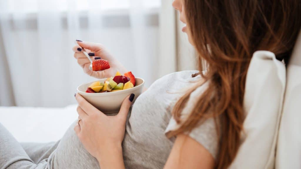 makan buah selama kehamilan | | Ini Manfaat Buah Naga Yang Baik Untuk Ibu Hamil