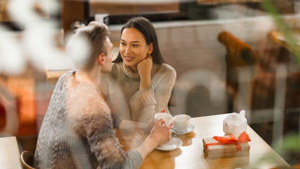 apa yang akan dirasakan pasangan ketika mendapatkan ungkapan cinta | | Mengapa Banyak Yang Sulit Mengungkapkan Cinta Lewat Kata-Kata Kepada Pasangan?