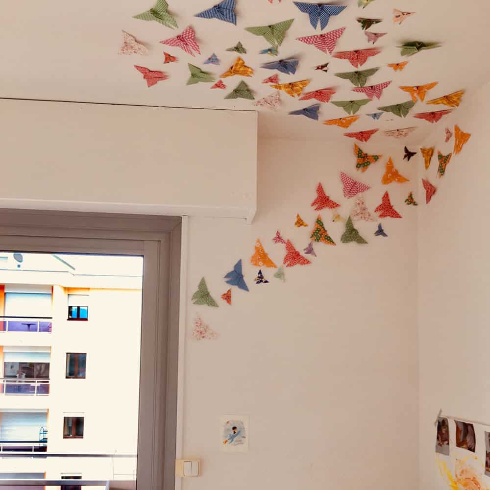 Gunakan Kertas Origami | | 16 Inspirasi Hias Dinding yang Membuat Ruangan Makin Cantik