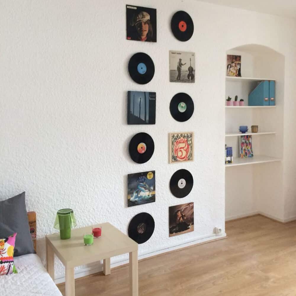 Hias Dinding dengan Kepingan CD | | 16 Inspirasi Hias Dinding yang Membuat Ruangan Makin Cantik
