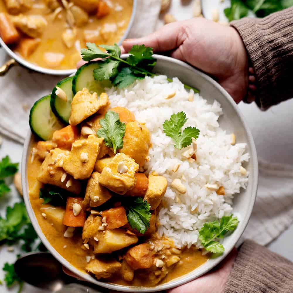 massaman curry | | 12 Makanan Internasional Yang Wajib Dicoba Sebelum Menghembuskan Napas Terakhir