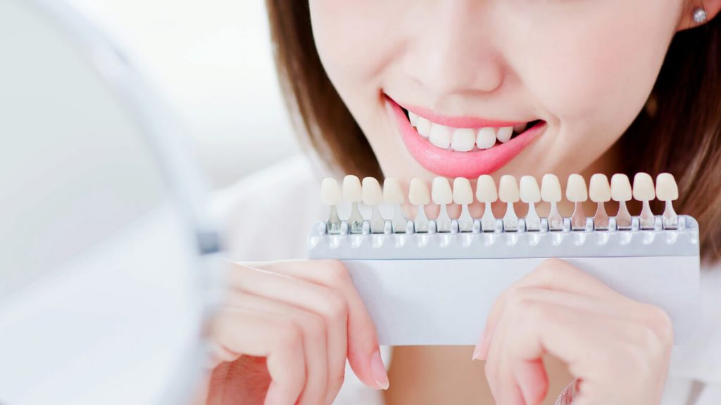 mengapa gigi kita bisa berubah warna | | Ampuhkah Memutihkan Gigi Dengan Bahan Alami? Ini Kata Dokter