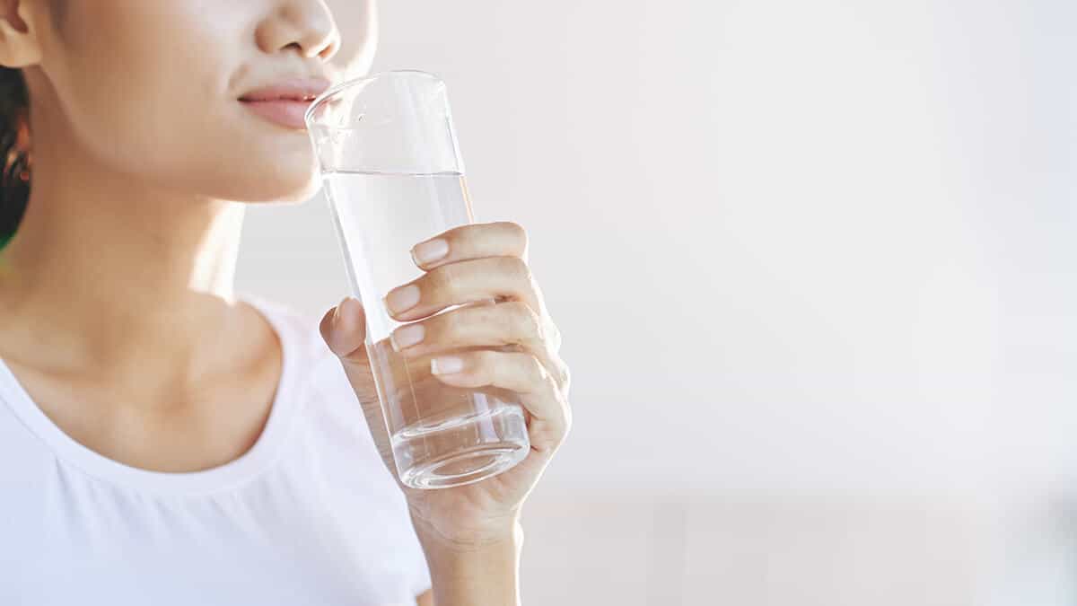 cara menjalani diet air putih yang aman