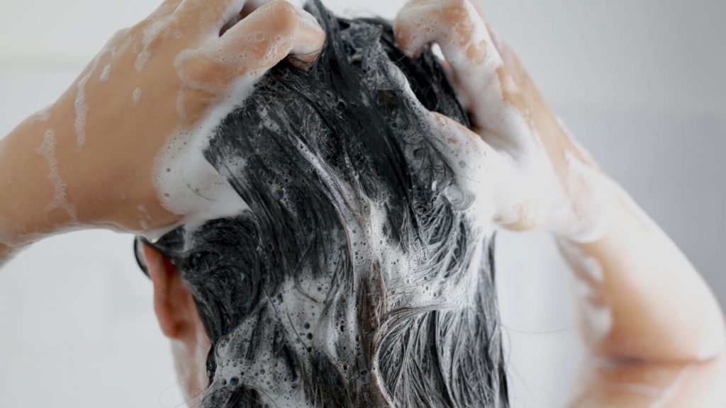 rekomendasi shampo penghitam rambut