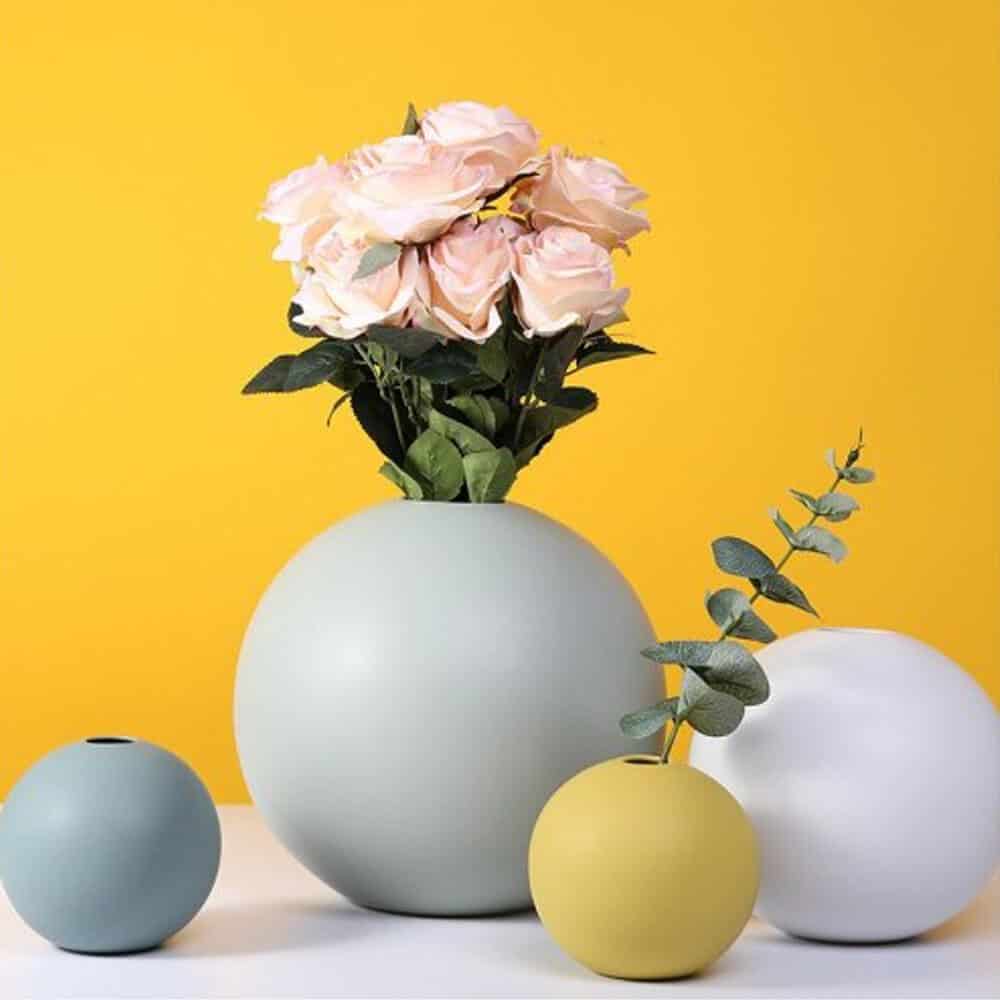 Brewsuniq Color Orb Decor Vase Blue 23.5cm | | 9 Rekomendasi Hampers Kado Pernikahan Yang Bermanfaat