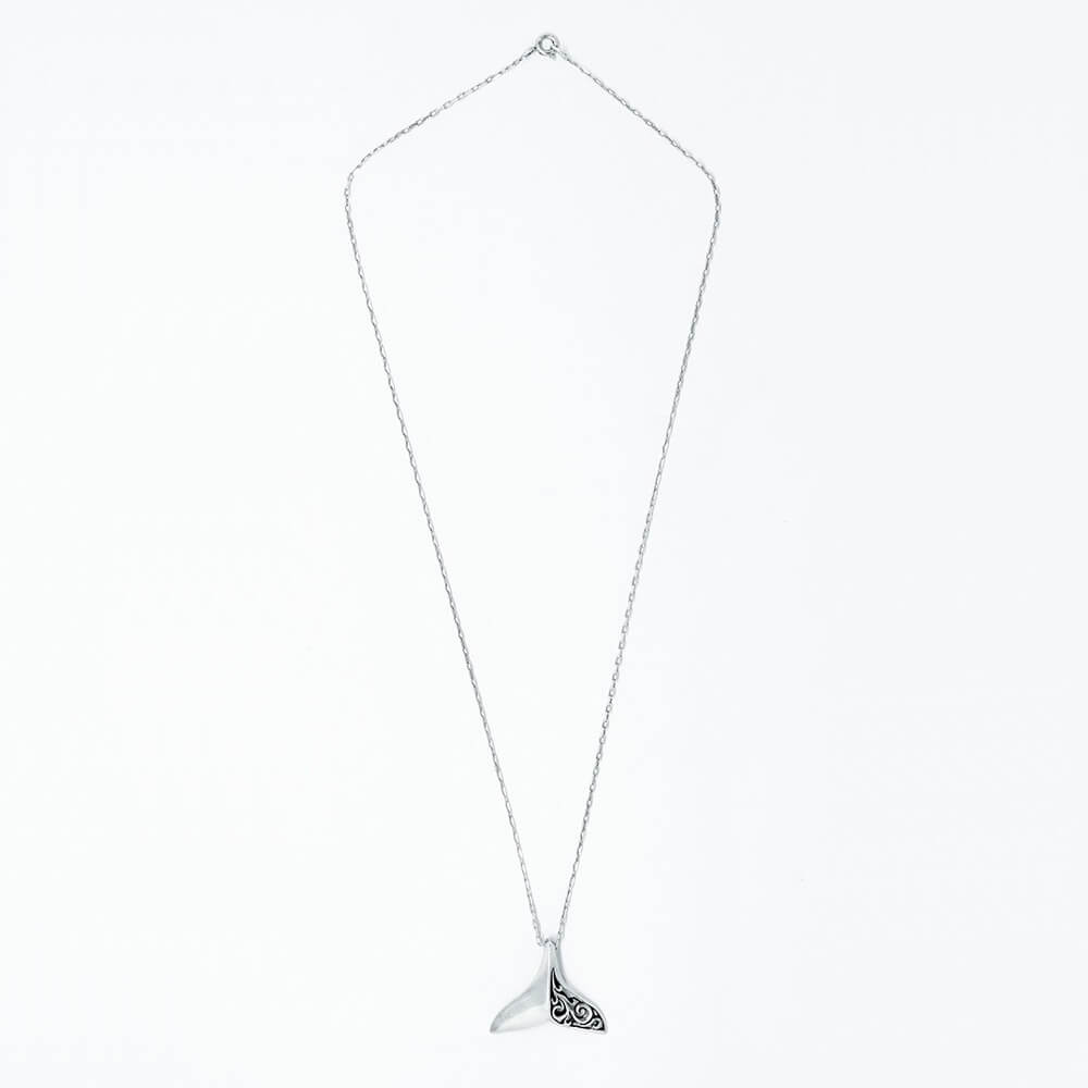 Kastara Silver Whale Tail Wave Necklace 45cm | | Yakin Diterima, Ini 10 Hadiah Untuk Nyatakan Cinta
