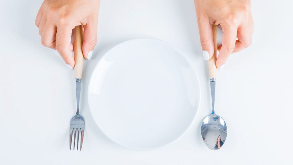 Apakah Efektif Melewatkan Makan Malam untuk Diet | | Jam Berapa Makan Malam Terbaik Saat Diet? Ini Bocoran Ahli Gizi