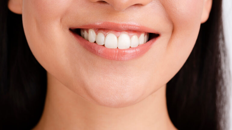 cara menghilangkan bau mulut menurut dokter gigi